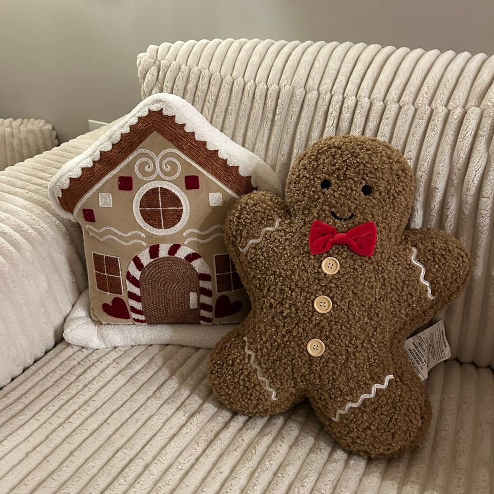 Cozy Gingerbread House and gingerbread man pillows